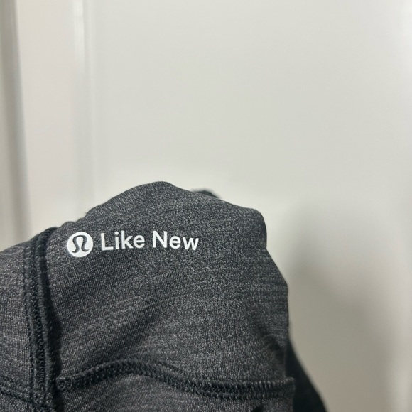 Lululemon On The Fly Shorts Gray Athletic Shorts size 6 - Picture 7 of 10